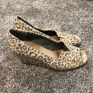 TOMS Wedge Light Cheetah Print Heels
